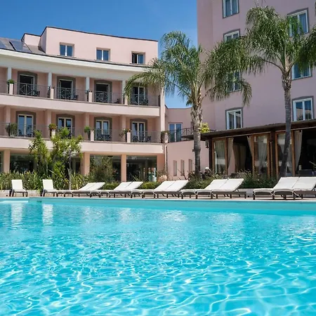 Isola Sacra Rome Airport 4*