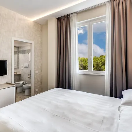 Isola Sacra Rome Airport 4*