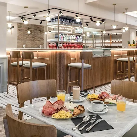 Isola Sacra Rome Airport 4*