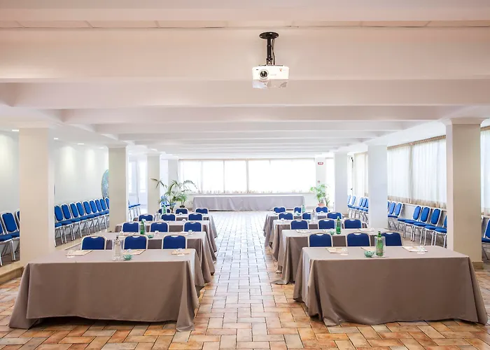 Отель Isola Sacra Rome Airport