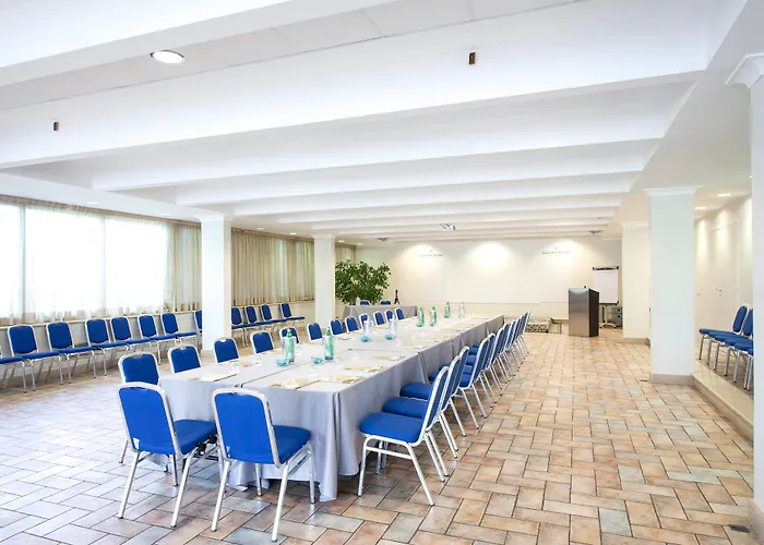 Isola Sacra Rome Airport 4*