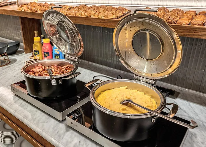 Isola Sacra Rome Airport Отель 4*